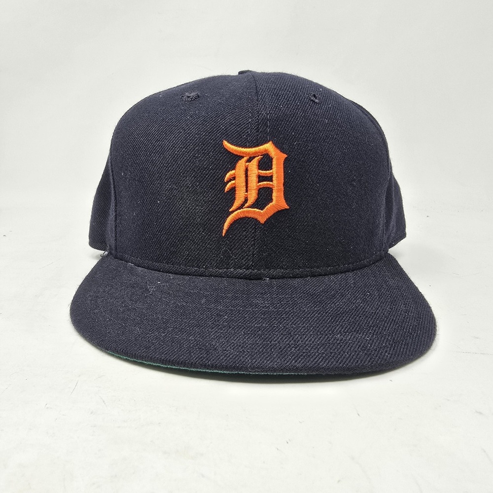 Vintage New Era Detroit Tigers Diamond Collection Size 7 3/8 Fitted Green Bill